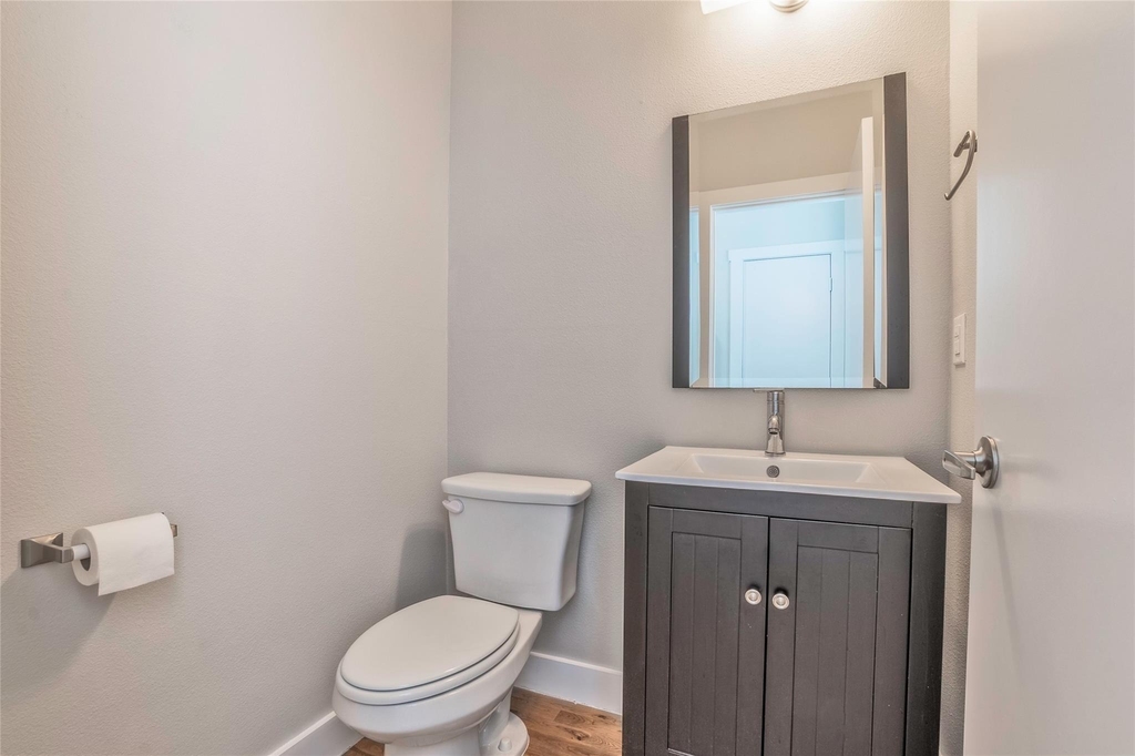 6051 Ross Avenue - Photo 19