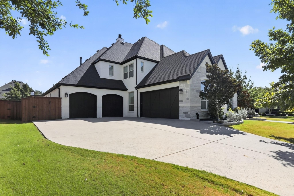 3131 Callander - Photo 10