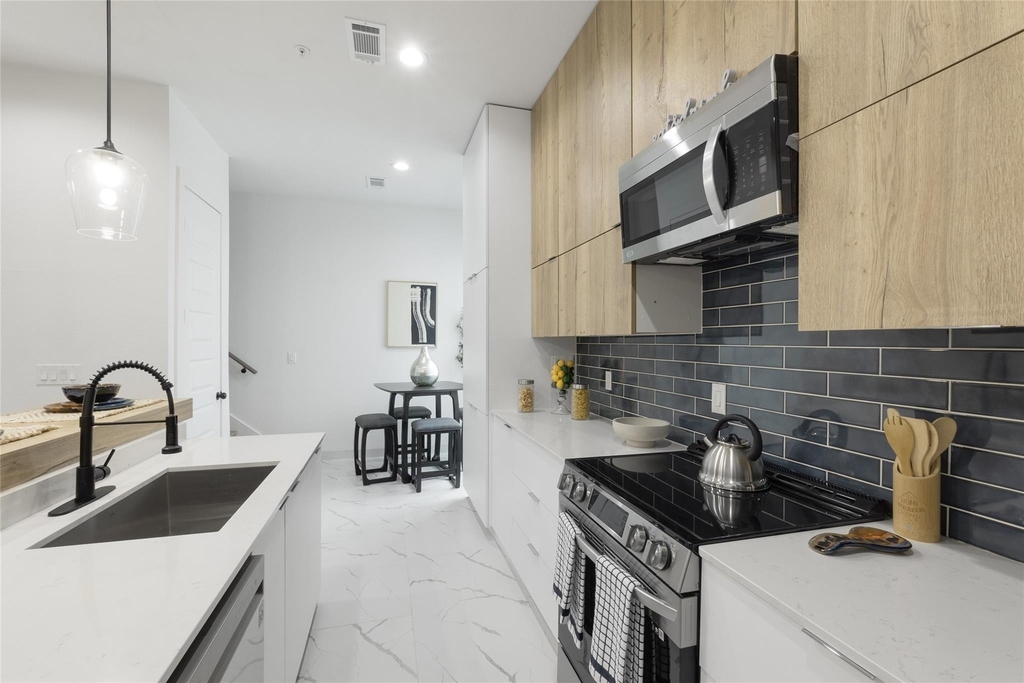 4314 Roseland Avenue - Photo 6