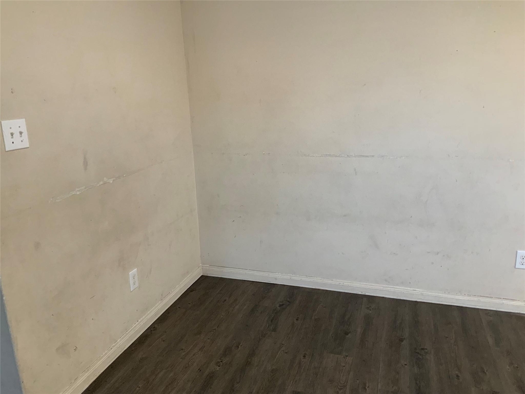 1030 Stanwyck Avenue - Photo 3