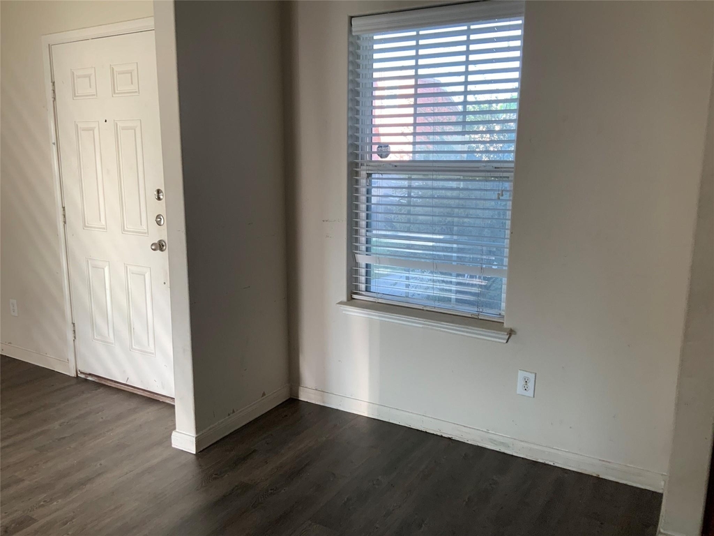 1030 Stanwyck Avenue - Photo 1
