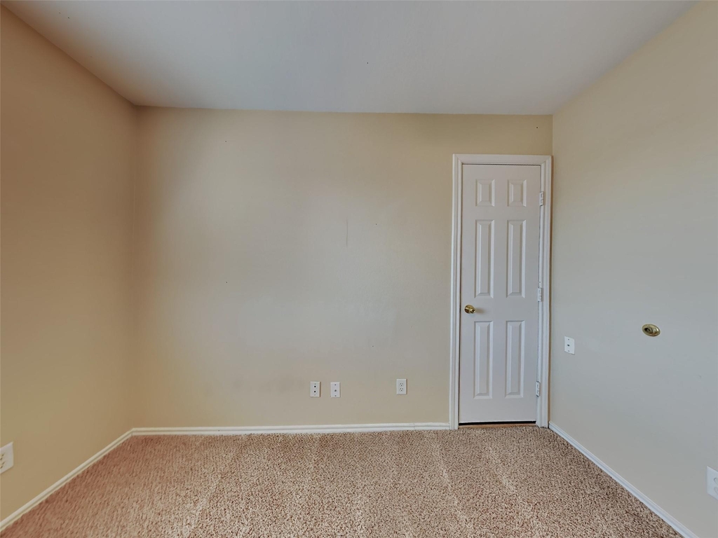 1829 Carver Drive - Photo 14