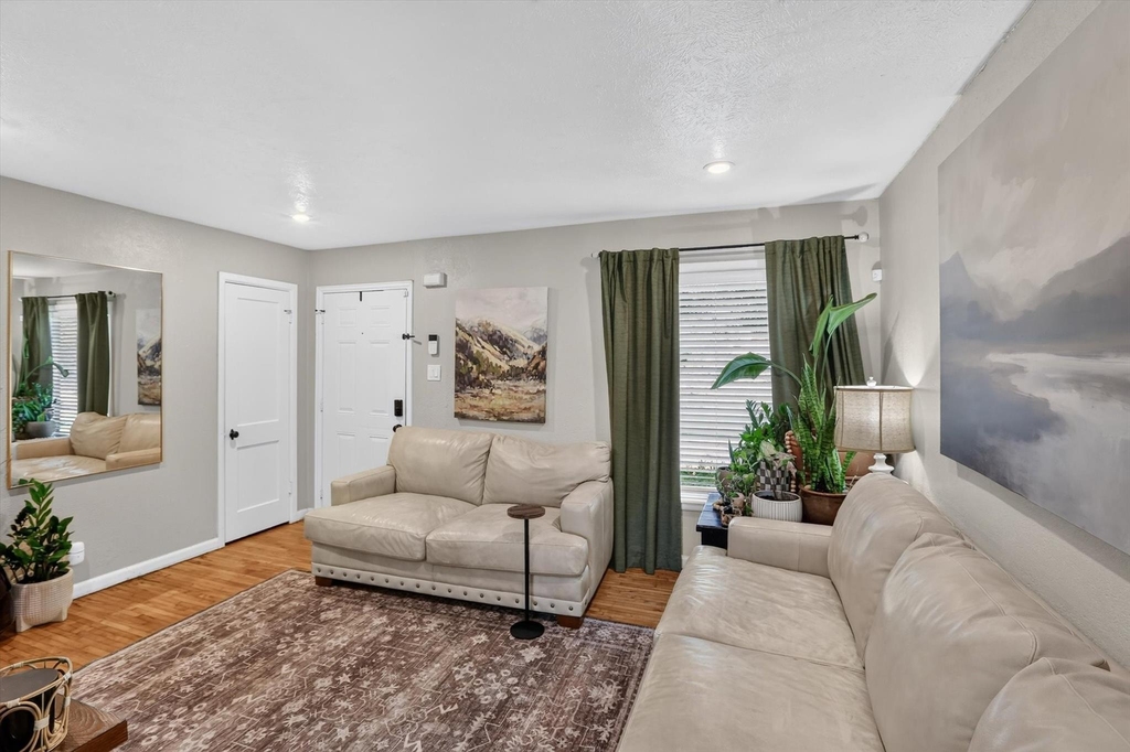 10518 Dawn Drive - Photo 2