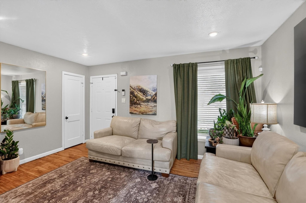10518 Dawn Drive - Photo 4