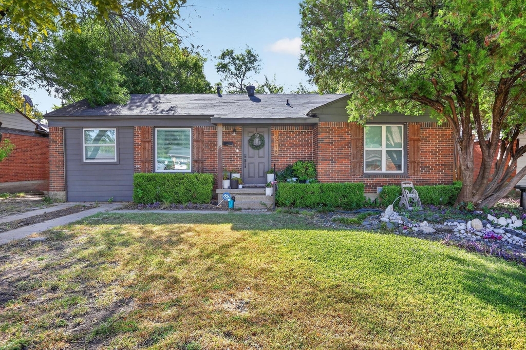 10518 Dawn Drive - Photo 0
