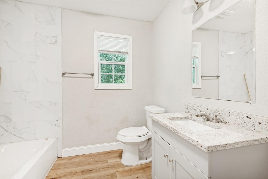 422 Stone Street - Photo 2