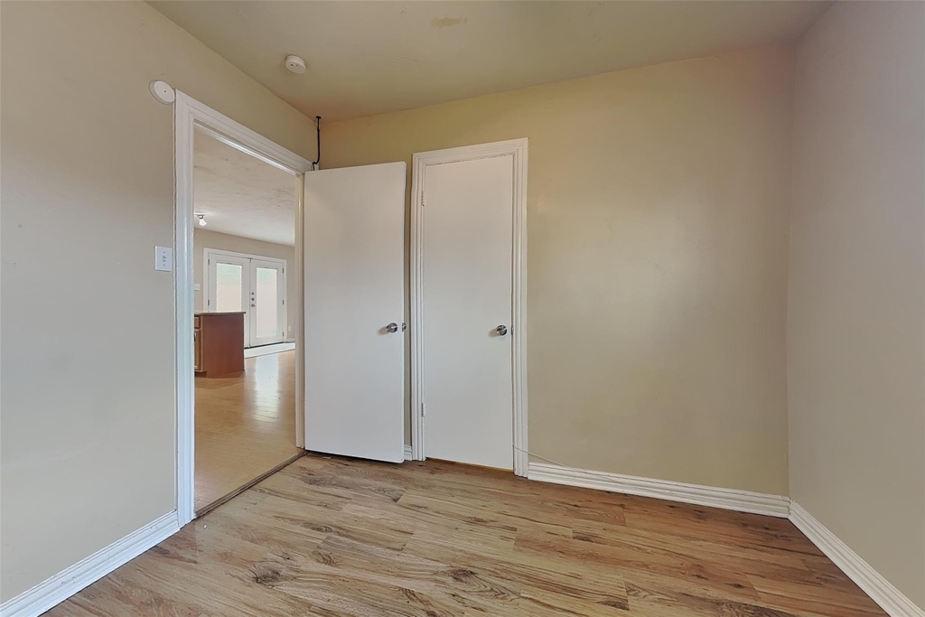 805 Aransas Drive - Photo 7