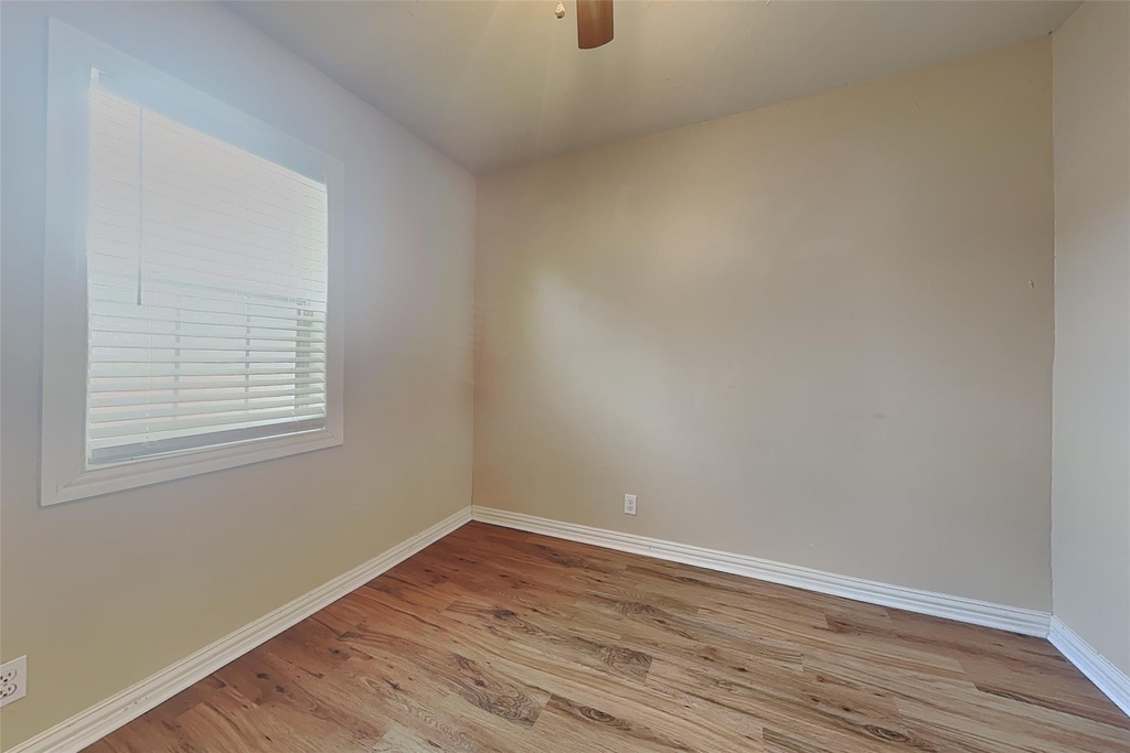 805 Aransas Drive - Photo 8