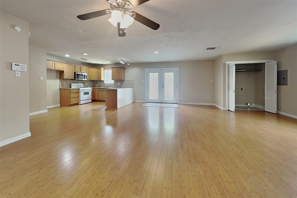 805 Aransas Drive - Photo 1