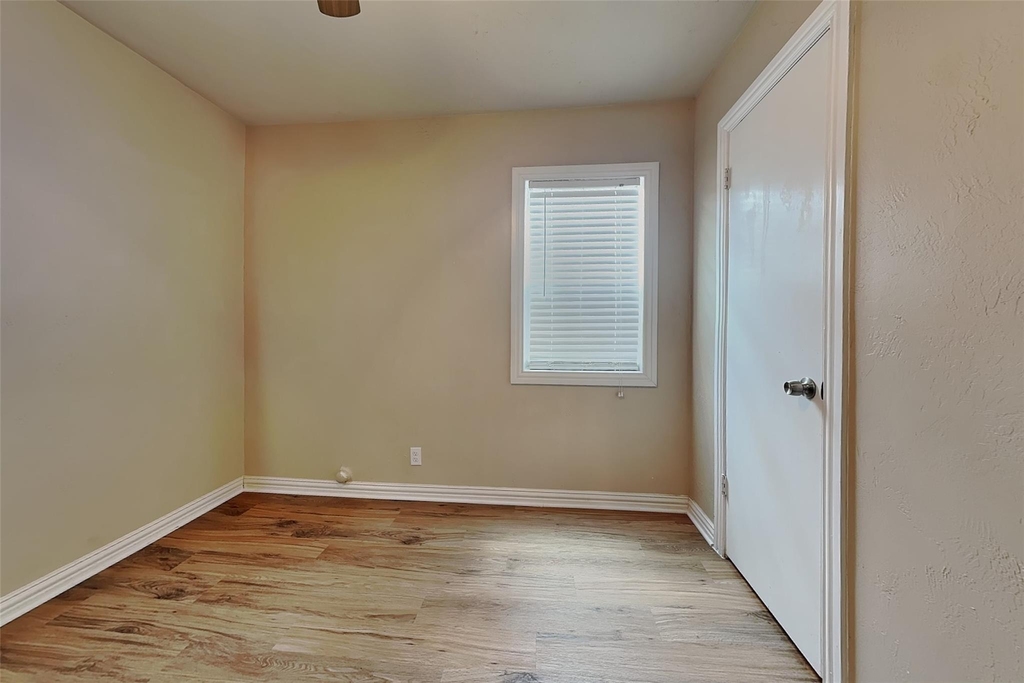805 Aransas Drive - Photo 9