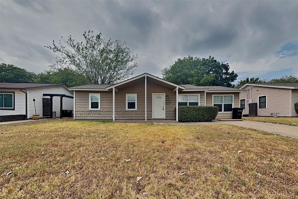 805 Aransas Drive - Photo 0