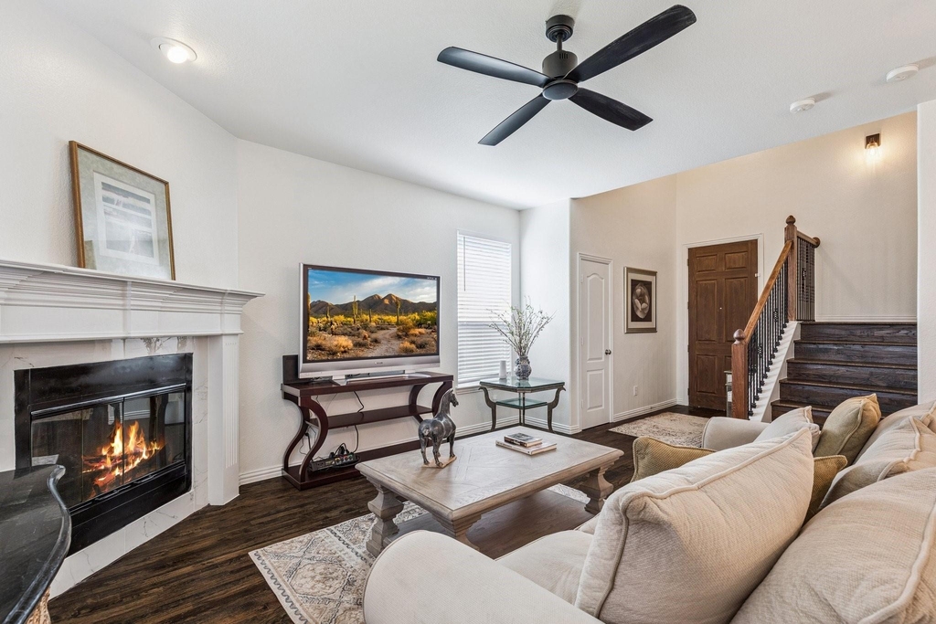 1700 Adams Place - Photo 2