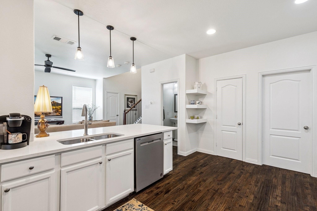1700 Adams Place - Photo 9