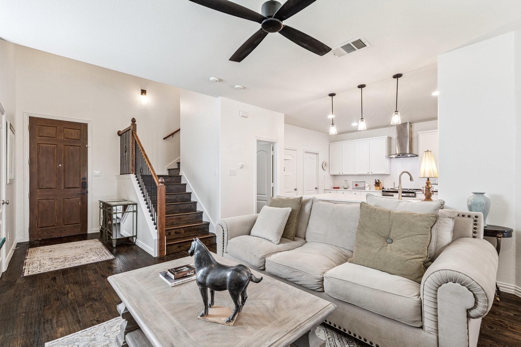1700 Adams Place - Photo 3