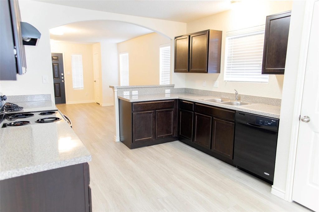 3953 Tarpon Springs Drive - Photo 2