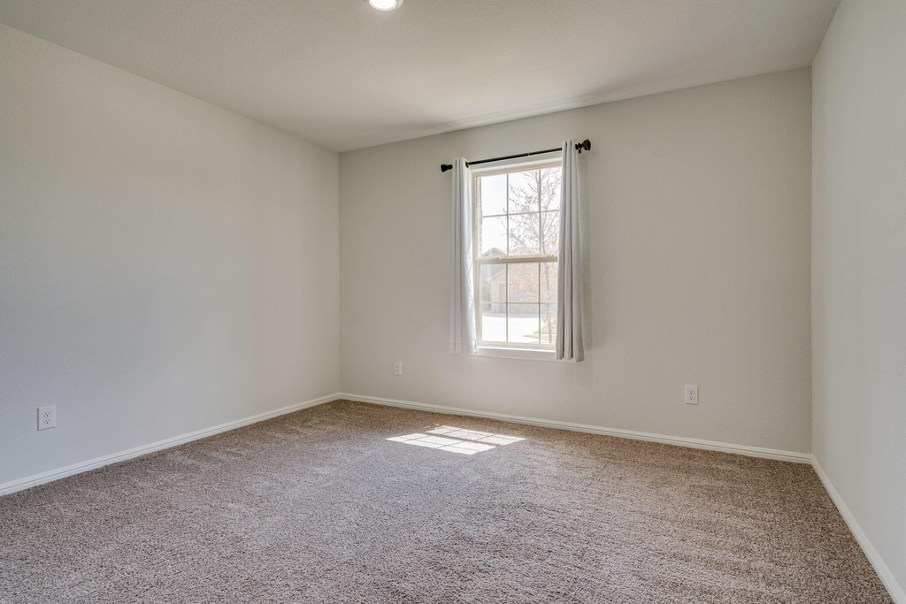 16424 Milwaukee Street - Photo 13