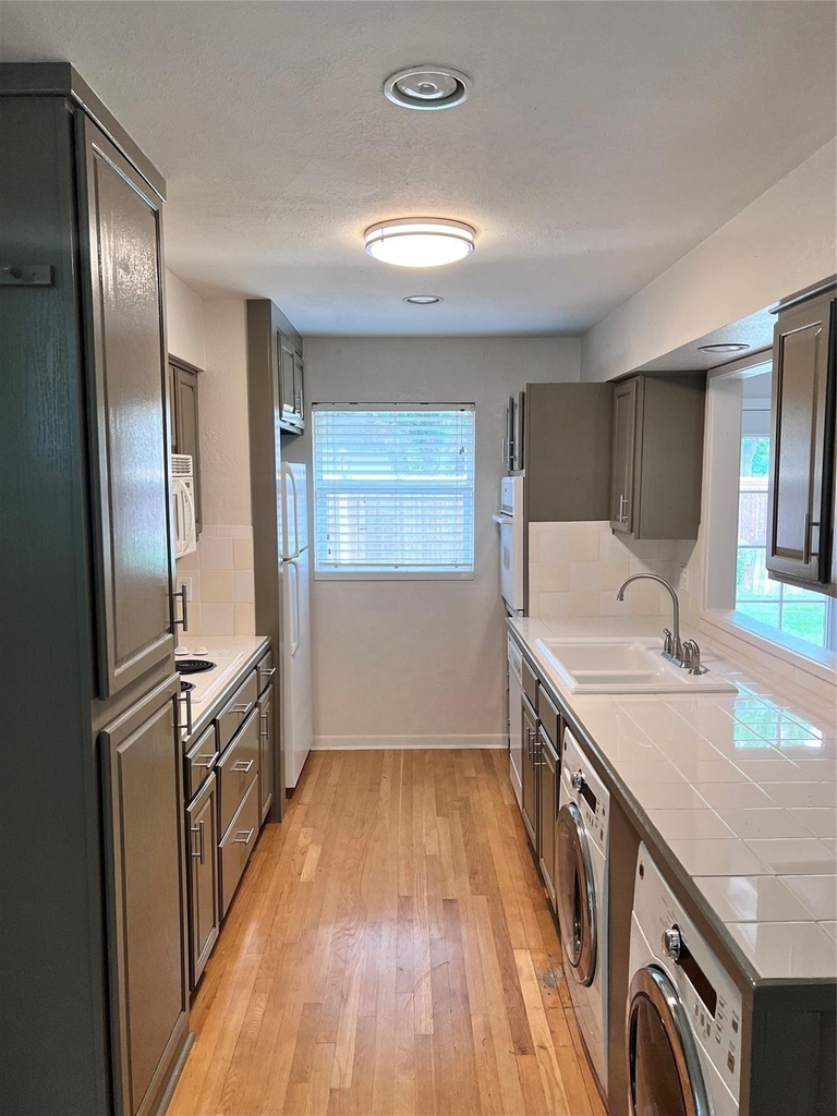 3539 Merrell Road - Photo 3