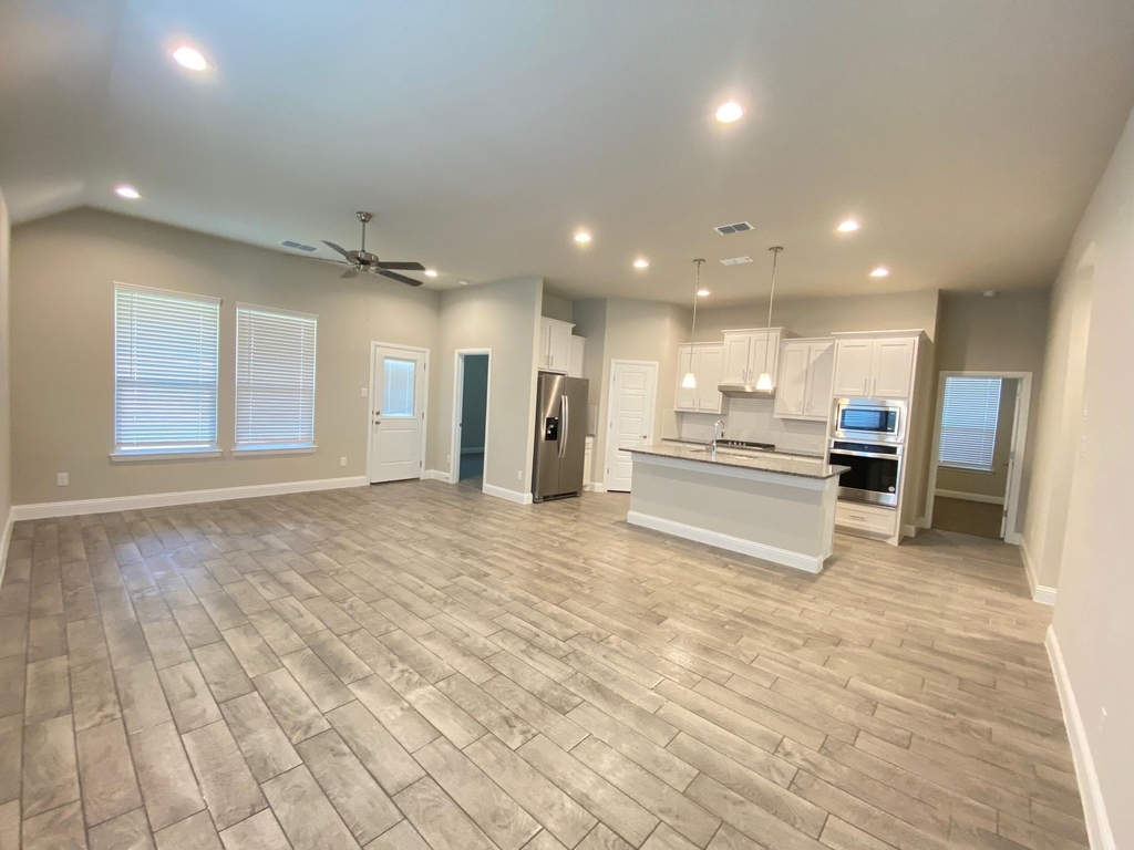 2312 Redwing Drive - Photo 2