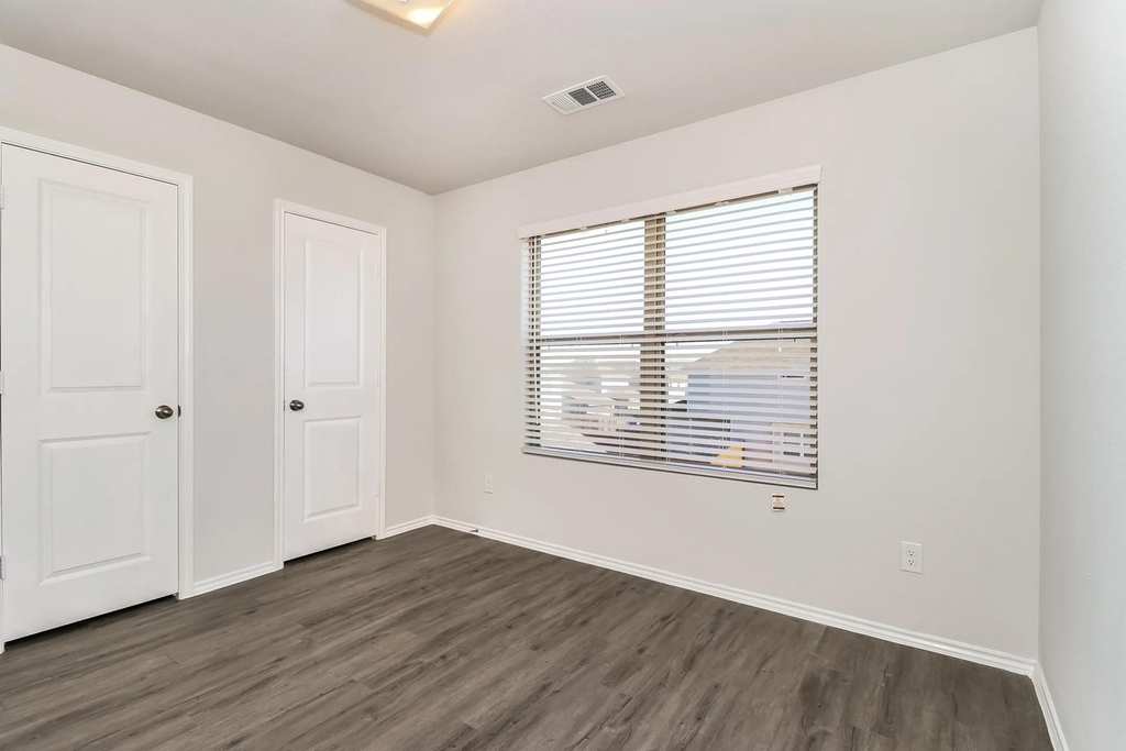5216 Applegate Drive - Photo 10
