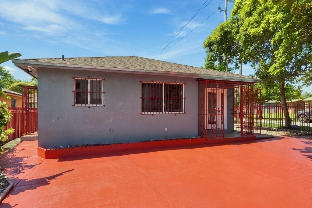 4952 Nw 21st Avenue - Photo 47
