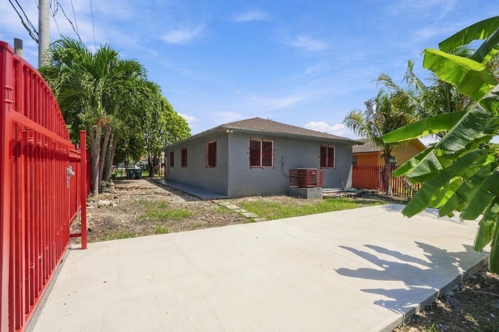 4952 Nw 21st Avenue - Photo 31