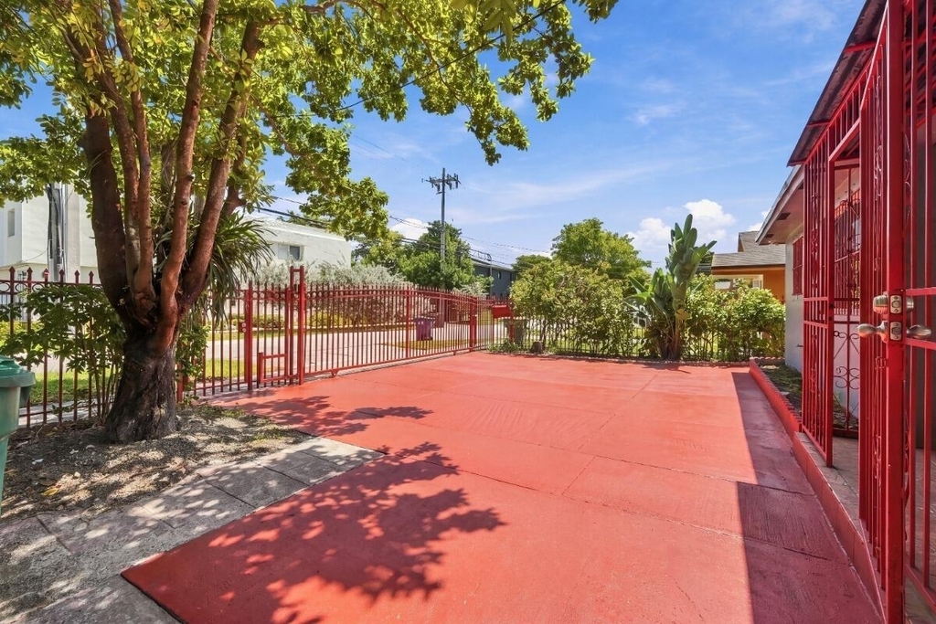 4952 Nw 21st Avenue - Photo 43