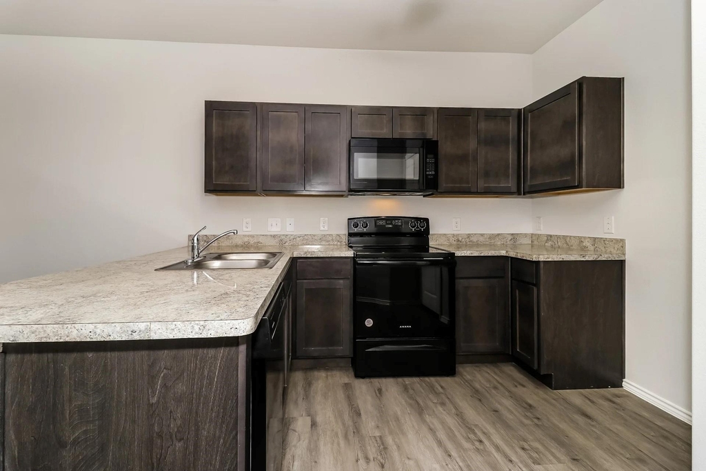 5556 Willamette Drive - Photo 4