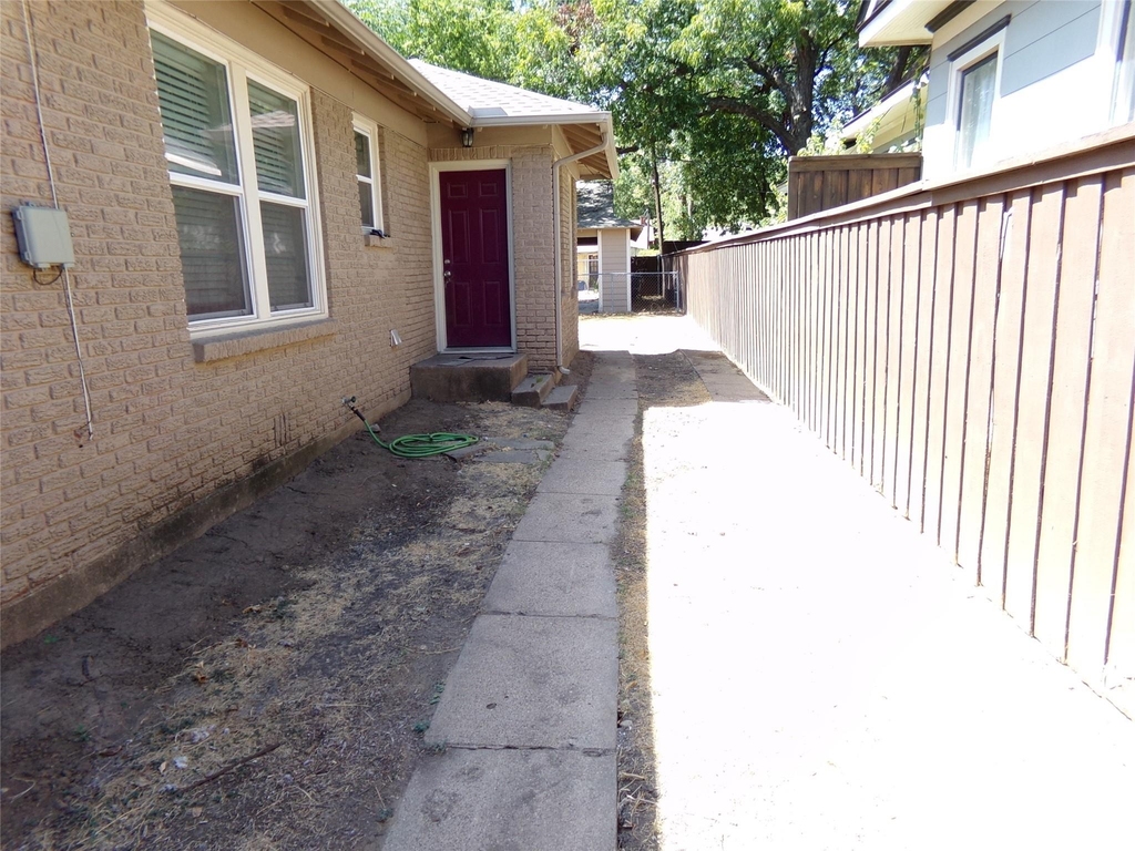 719 S Clinton Avenue - Photo 9