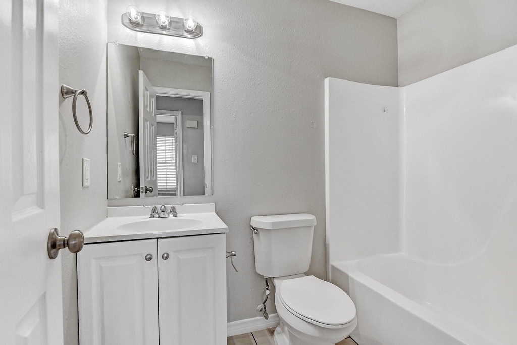 914 W Houston Street - Photo 10