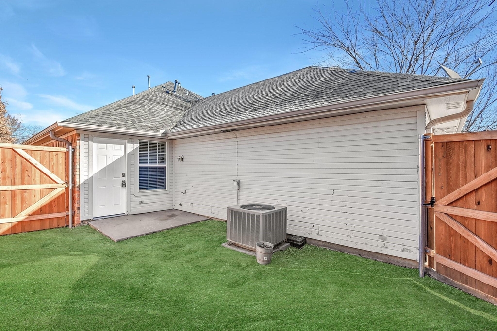 914 W Houston Street - Photo 16