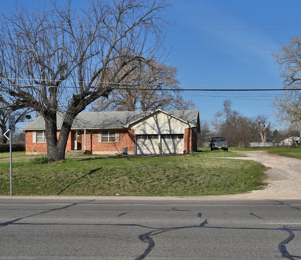 117 N Broadway Street - Photo 3