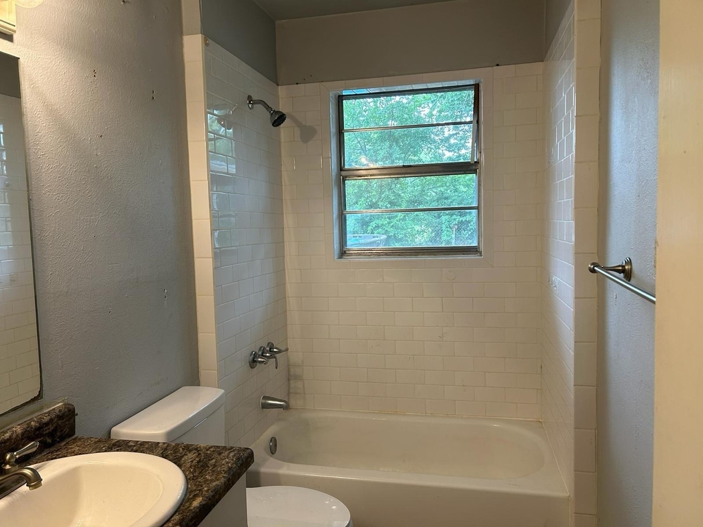 117 N Broadway Street - Photo 7