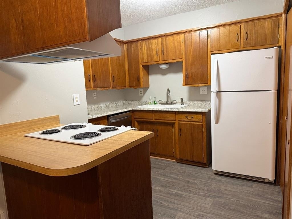 2616 Elwood Drive - Photo 2