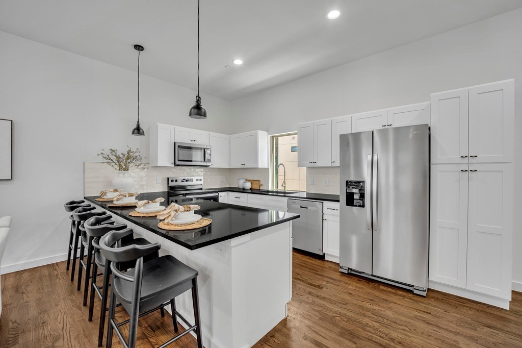 5806 Bryan Parkway - Photo 9