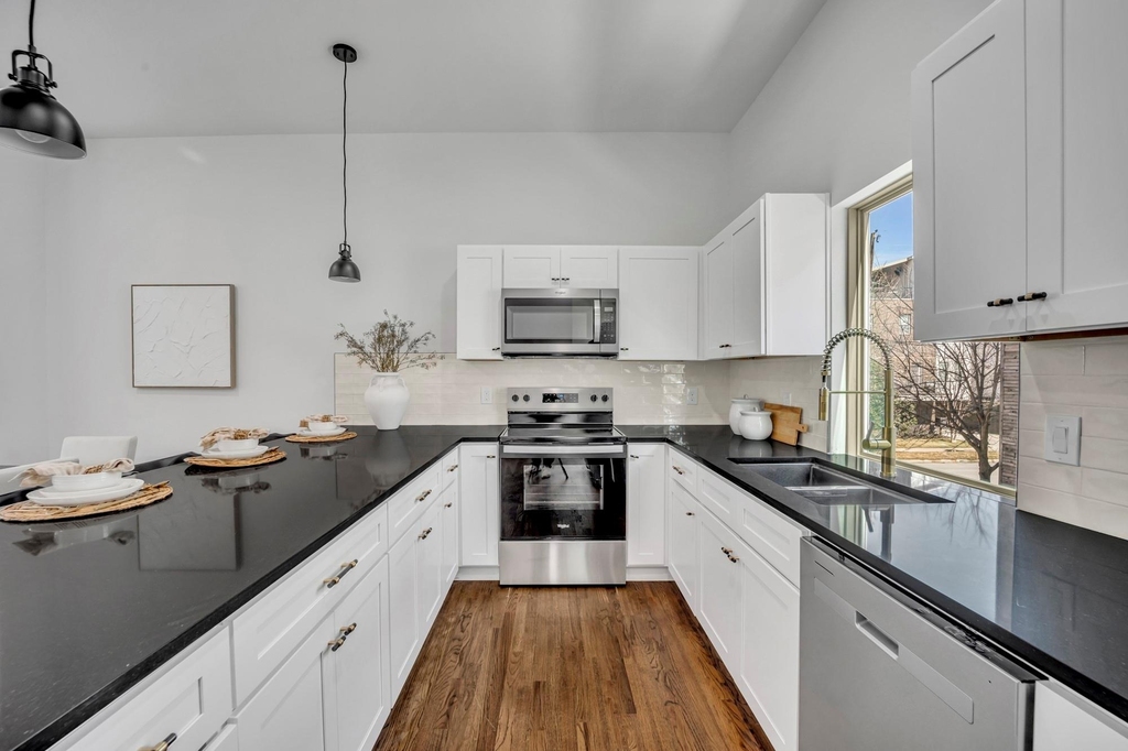 5806 Bryan Parkway - Photo 10