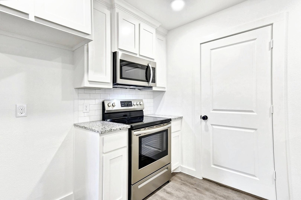 319 E Hull Street - Photo 4