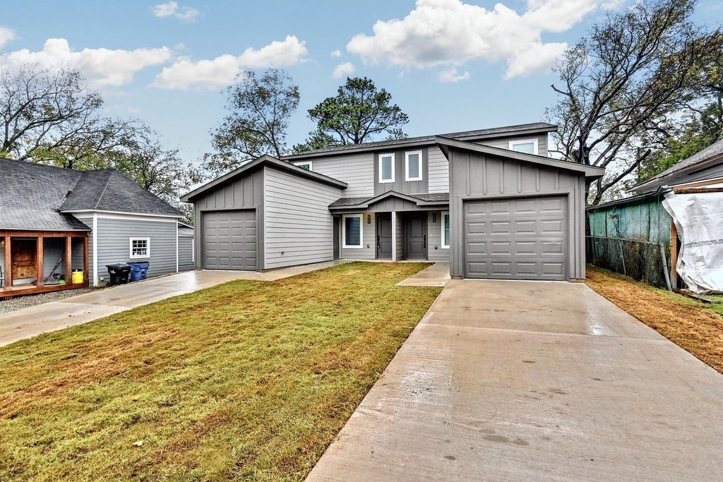 319 E Hull Street - Photo 1