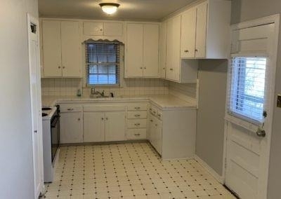 1103 Bedford Drive - Photo 3