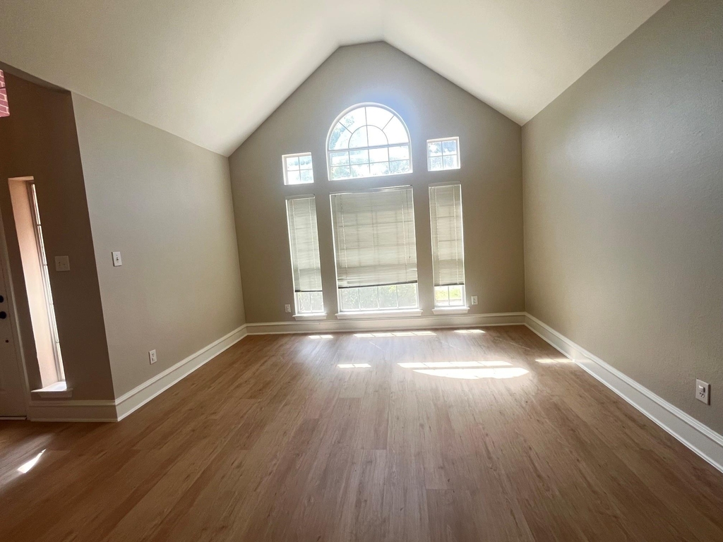 3113 Buena Vista Drive - Photo 2