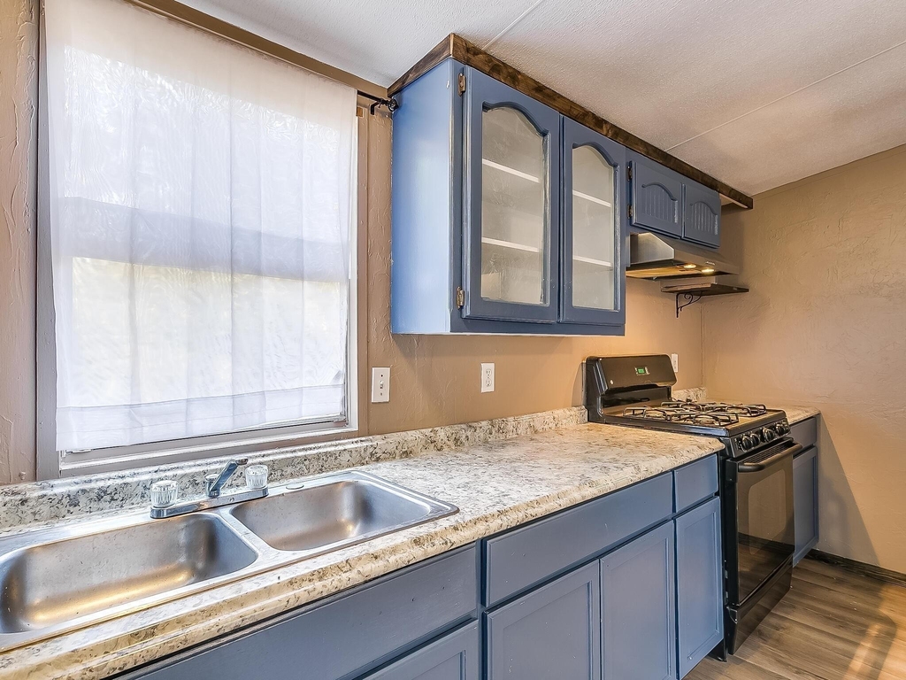 1802 Whispering Oaks Street - Photo 15