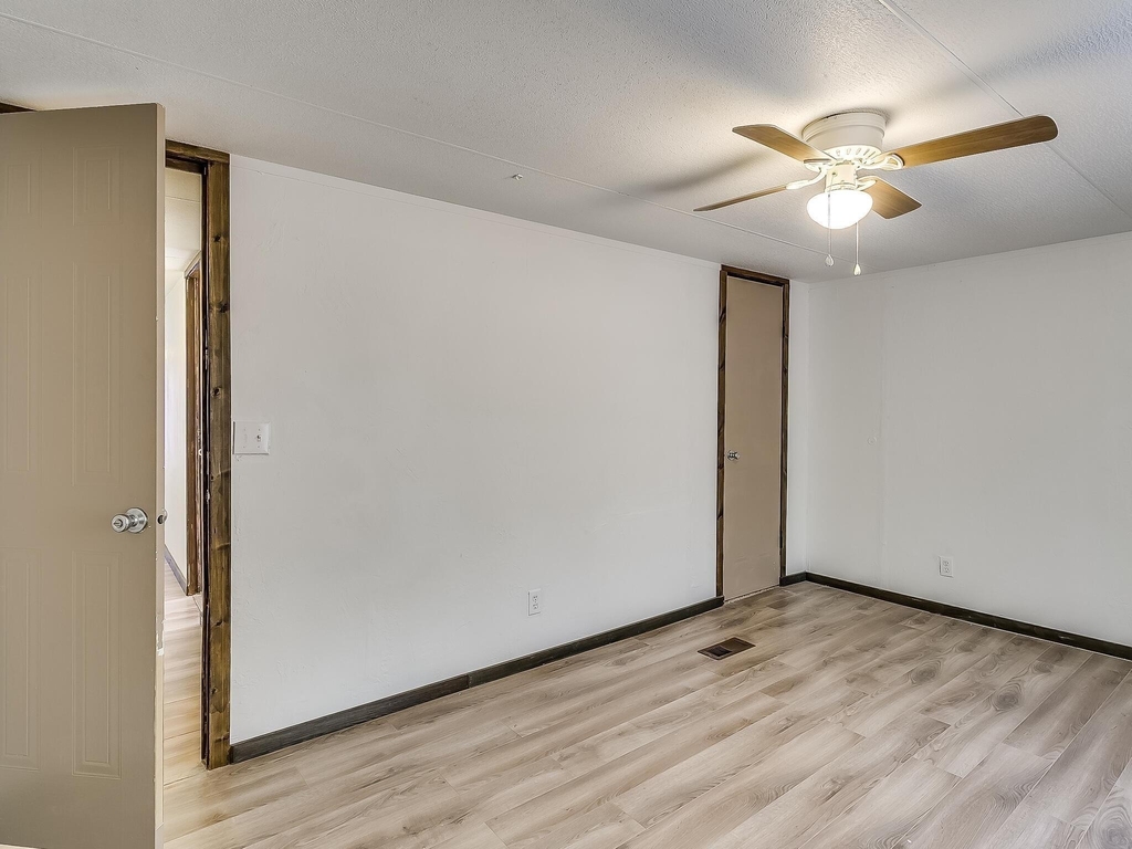 1802 Whispering Oaks Street - Photo 3