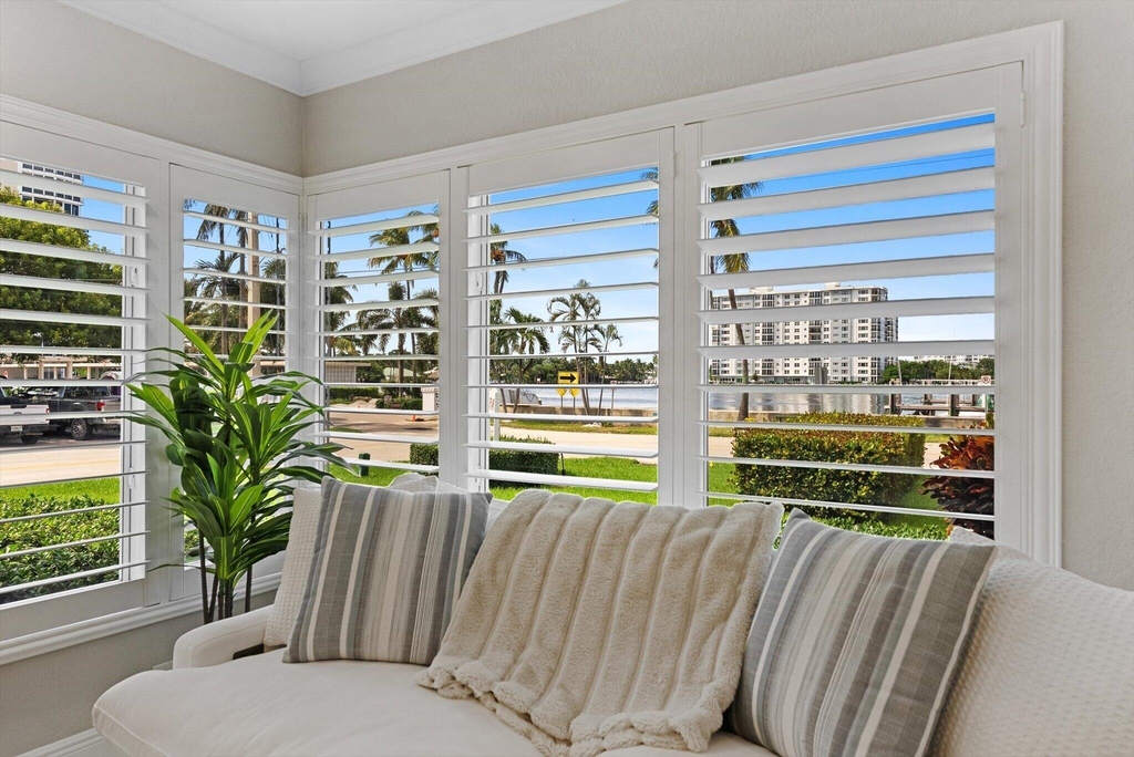990 Casuarina Road - Photo 6