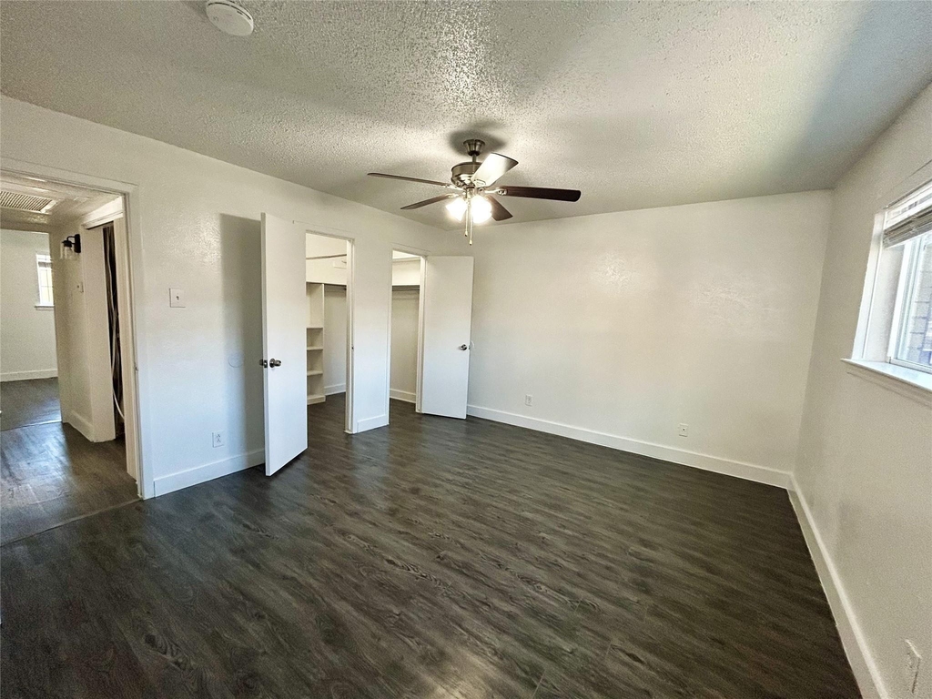 3616 Parkridge Drive - Photo 3