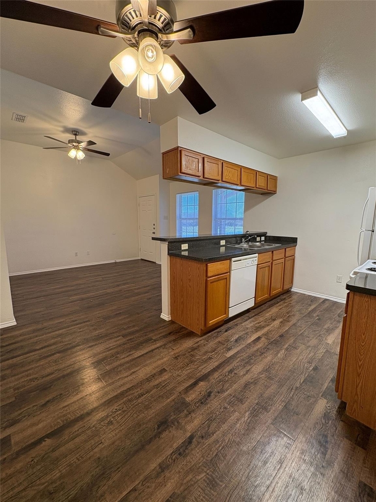 641 Woodard Avenue - Photo 10