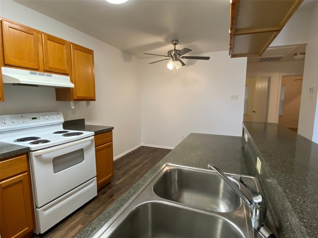 641 Woodard Avenue - Photo 3