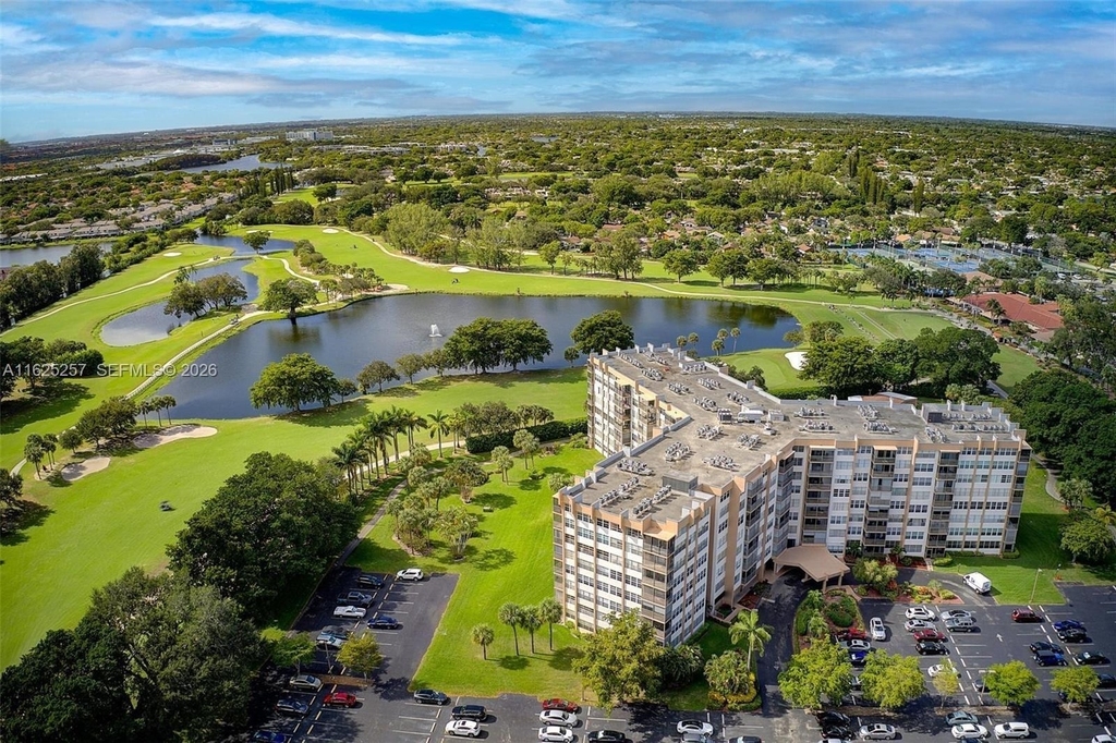 1300 Saint Charles Place - Photo 3