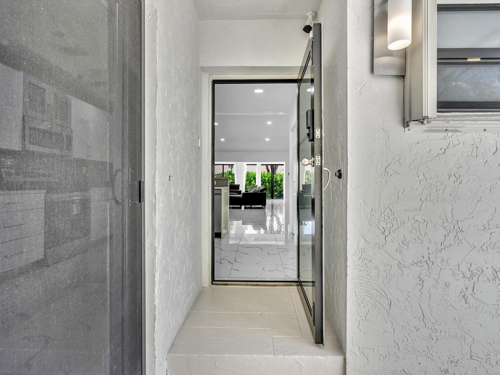 21578 Altamira Avenue - Photo 5