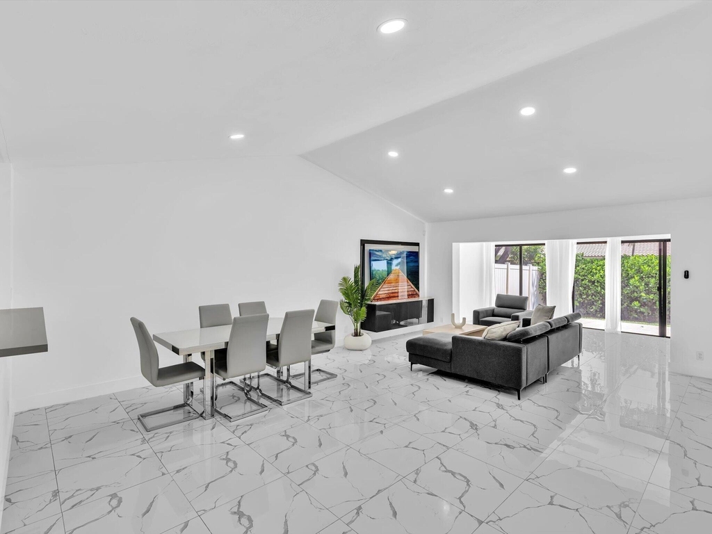 21578 Altamira Avenue - Photo 17
