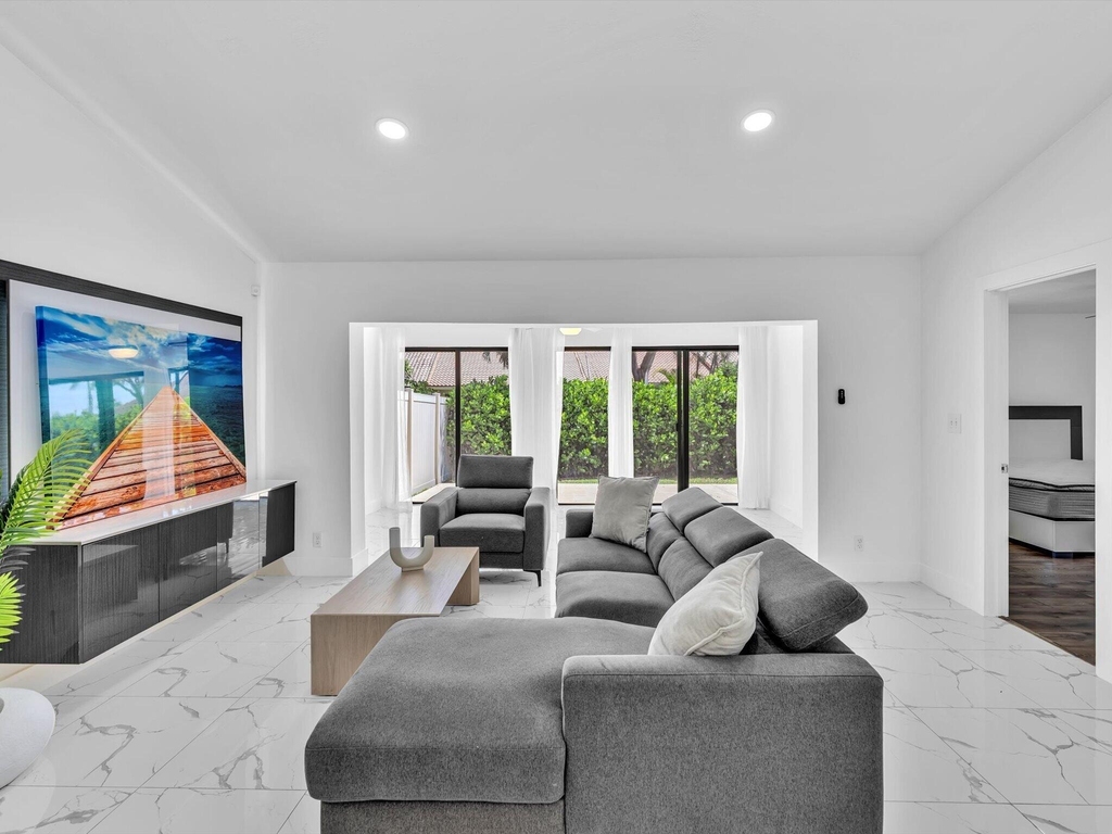 21578 Altamira Avenue - Photo 20