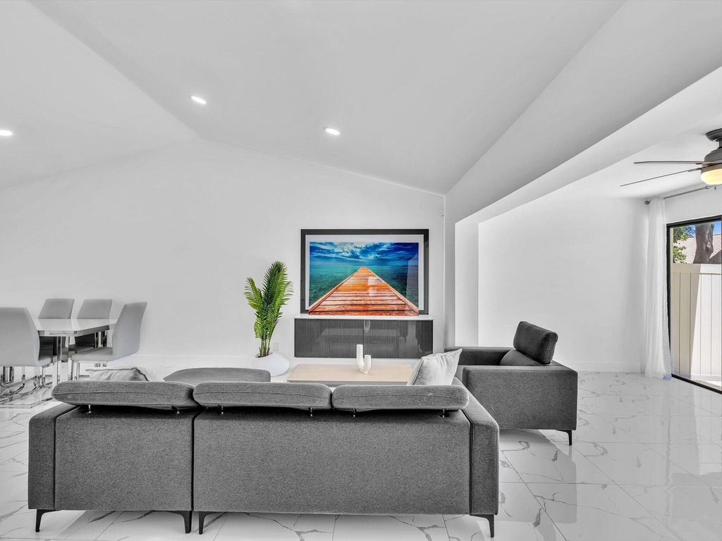 21578 Altamira Avenue - Photo 21